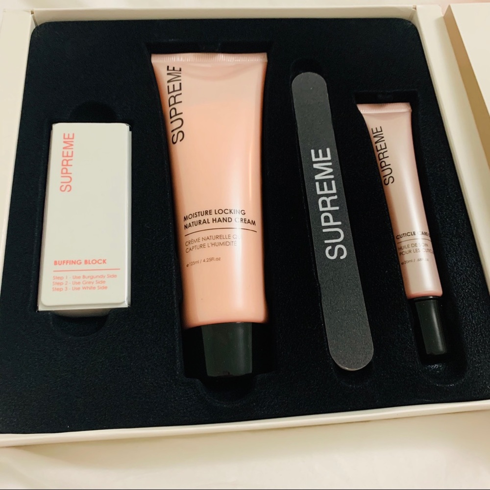 Supreme nail kit set new